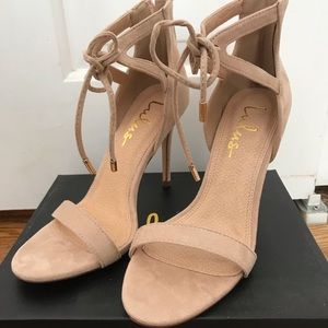 Lulus nude heels!